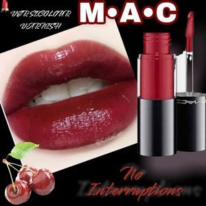 NO INTERRUPTIONS”VESICOLOUR VARNISHq by MAC